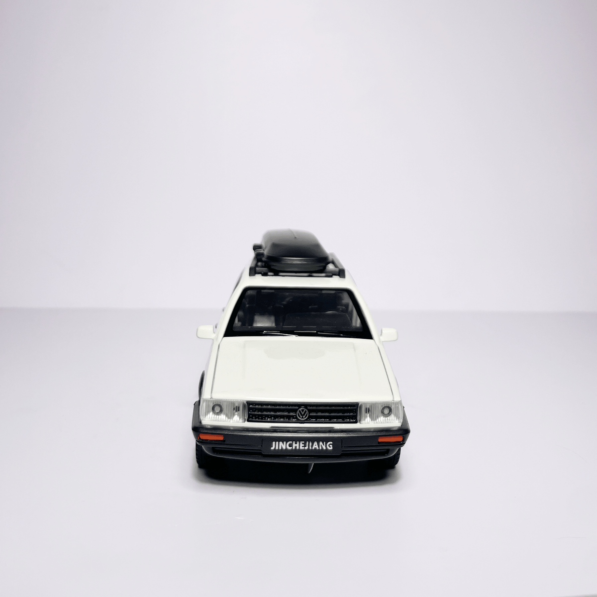 1:32 VW Santana Off white