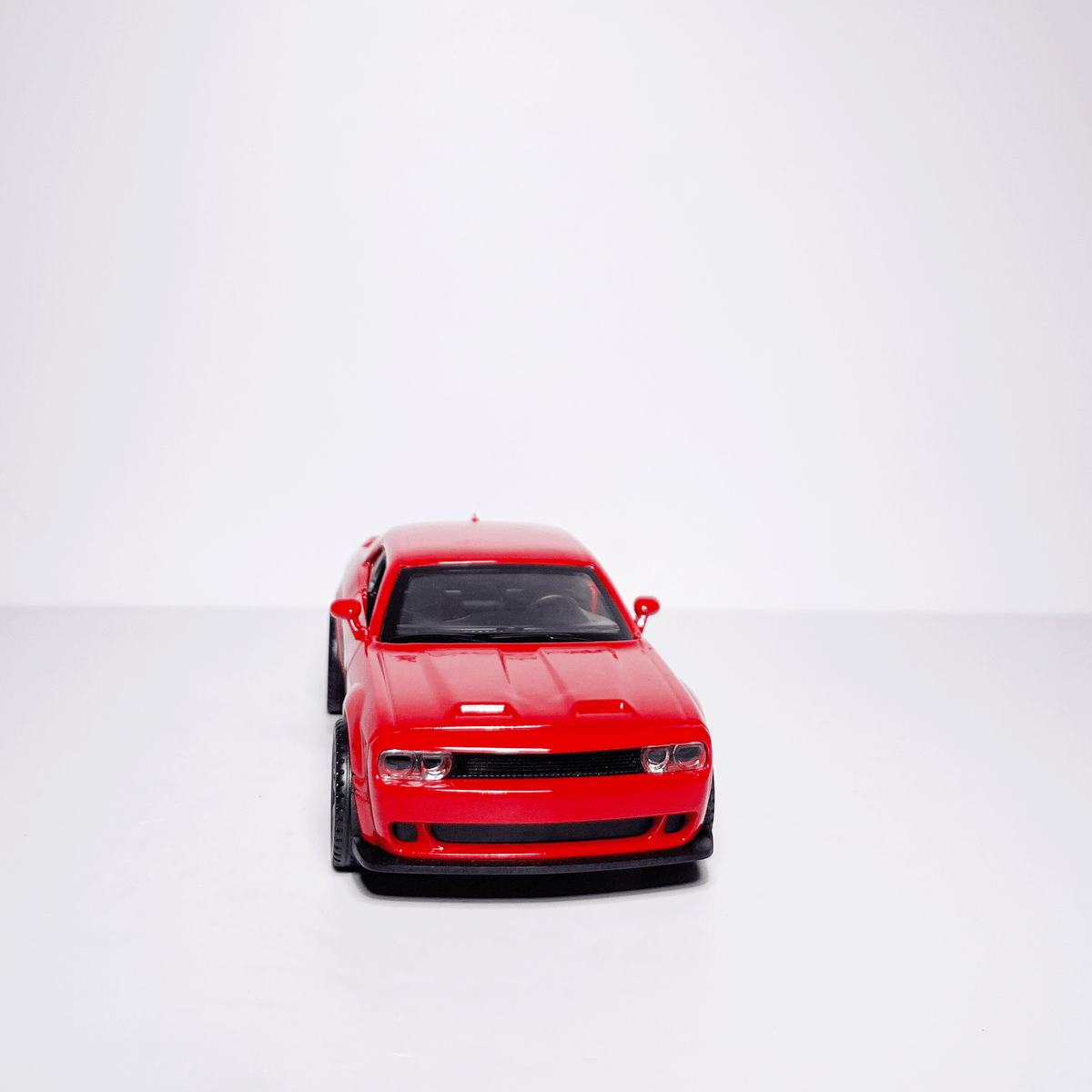 1:32 Dodge Red