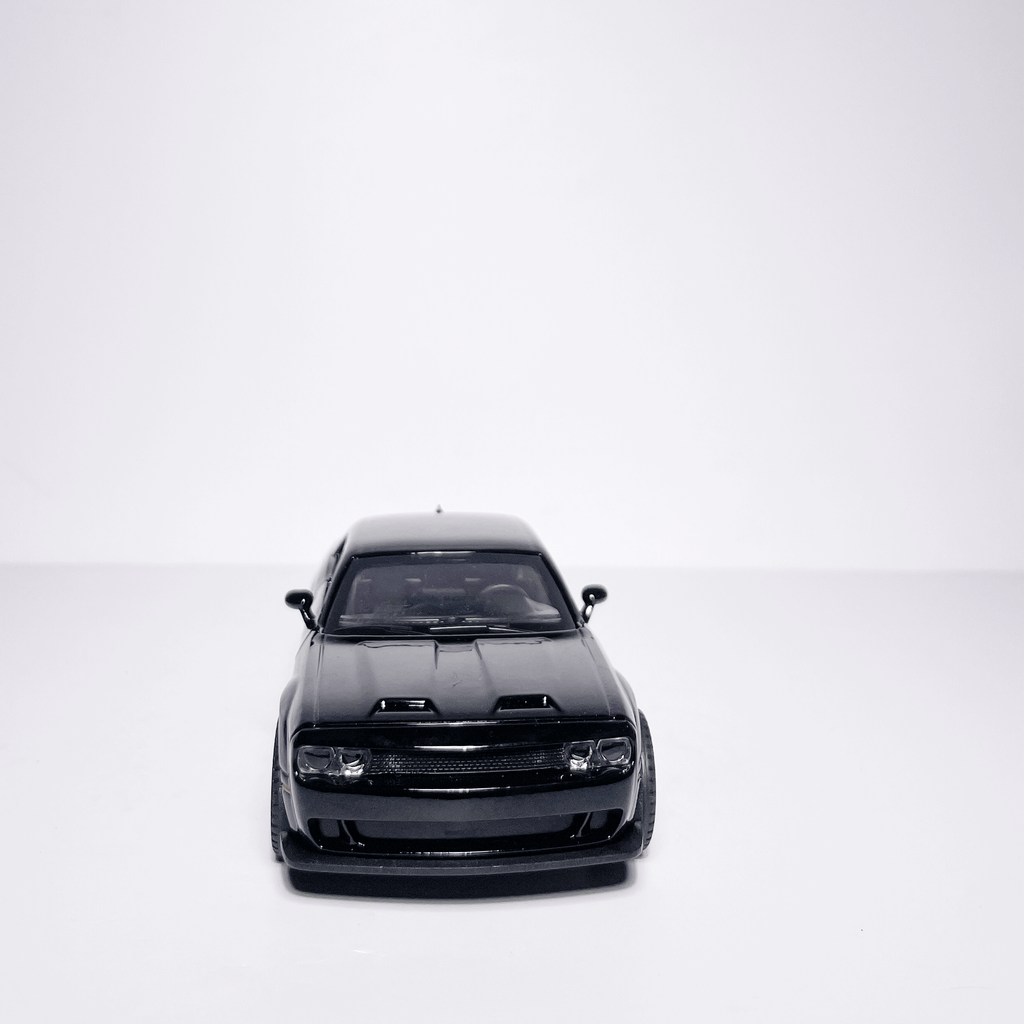 1:32 Dodge Black