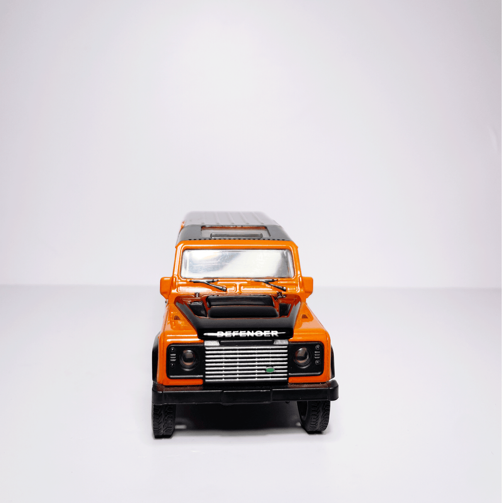 1:32 Vintage Defender Orange