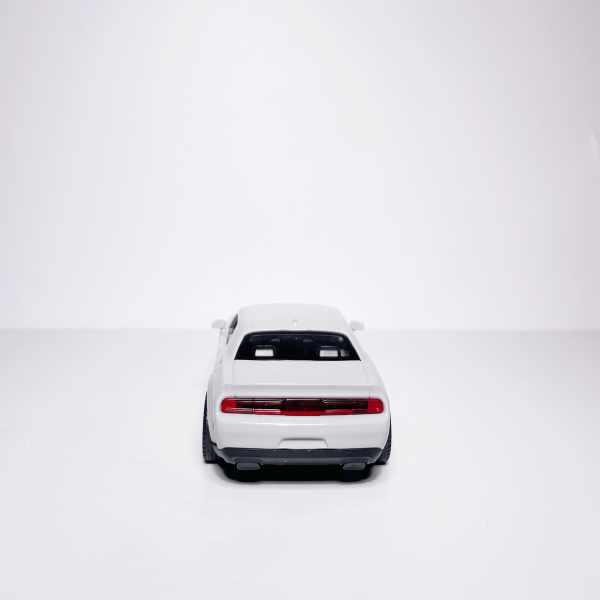 1:32 Dodge Grey