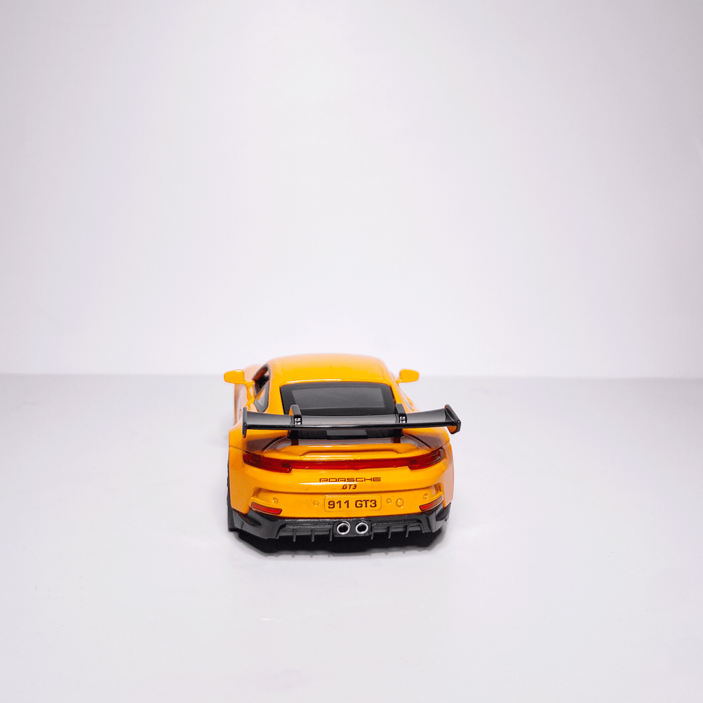 1:32 Porche Orange