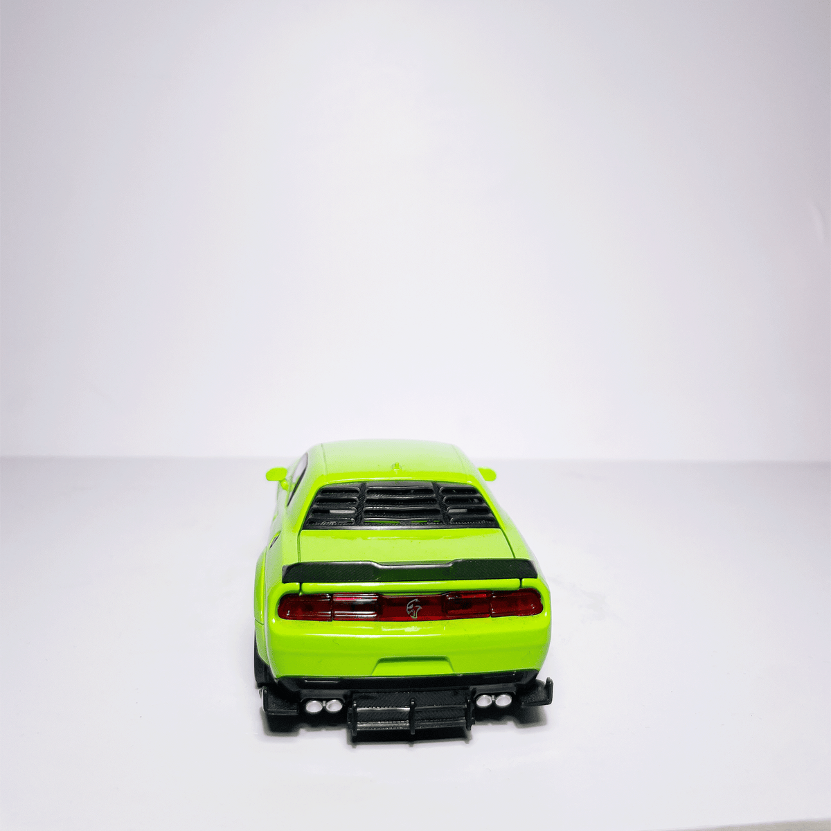 1:32 Dodge Green