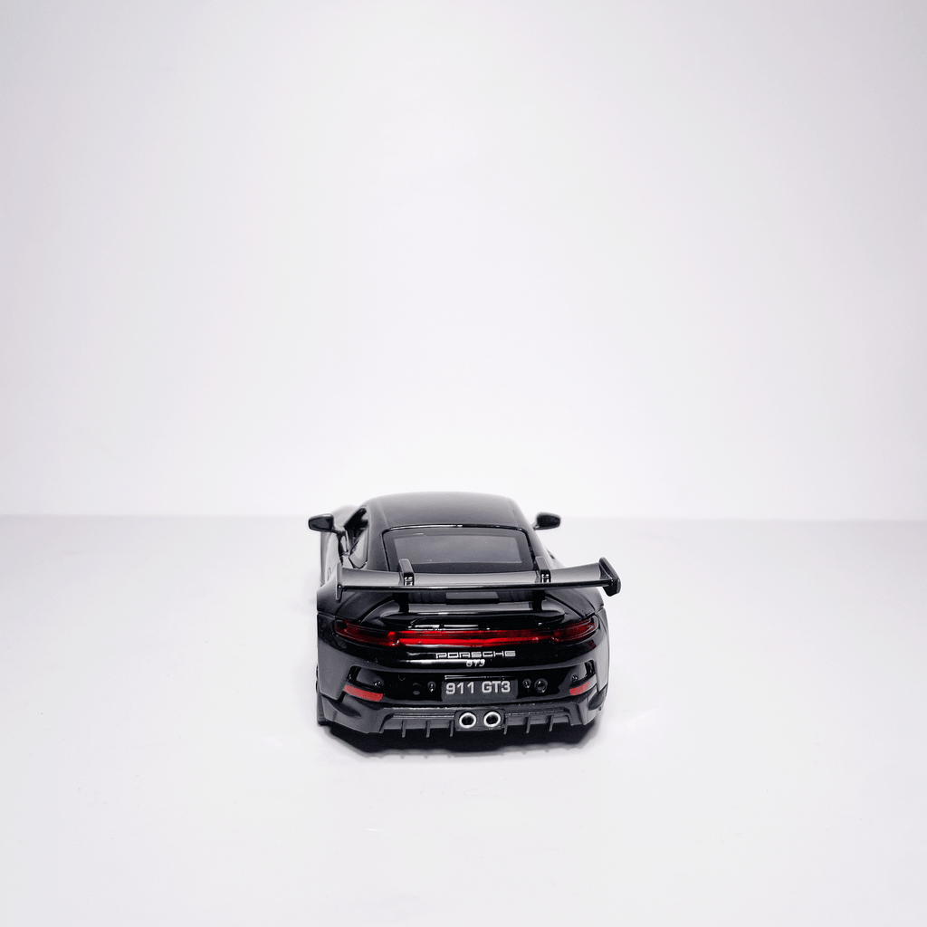1:32 Porche Black