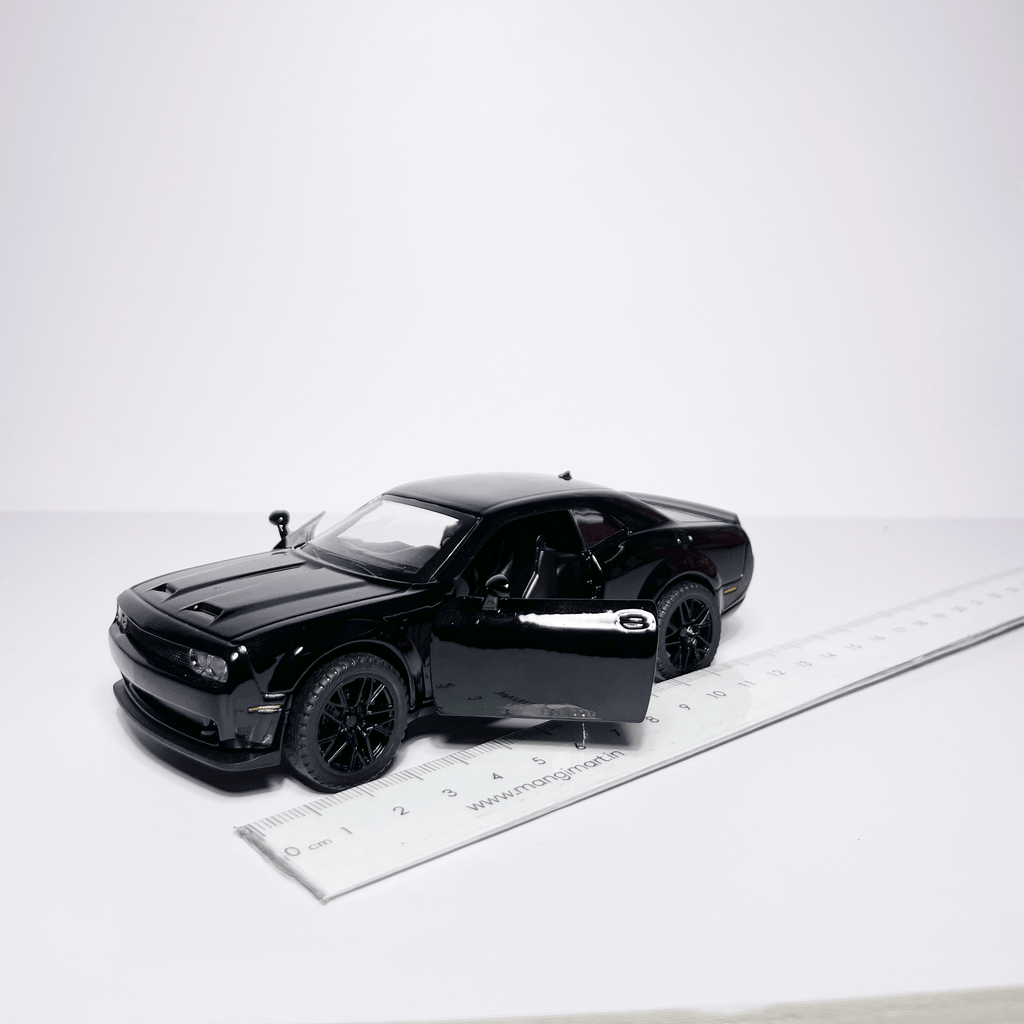 1:32 Dodge Black