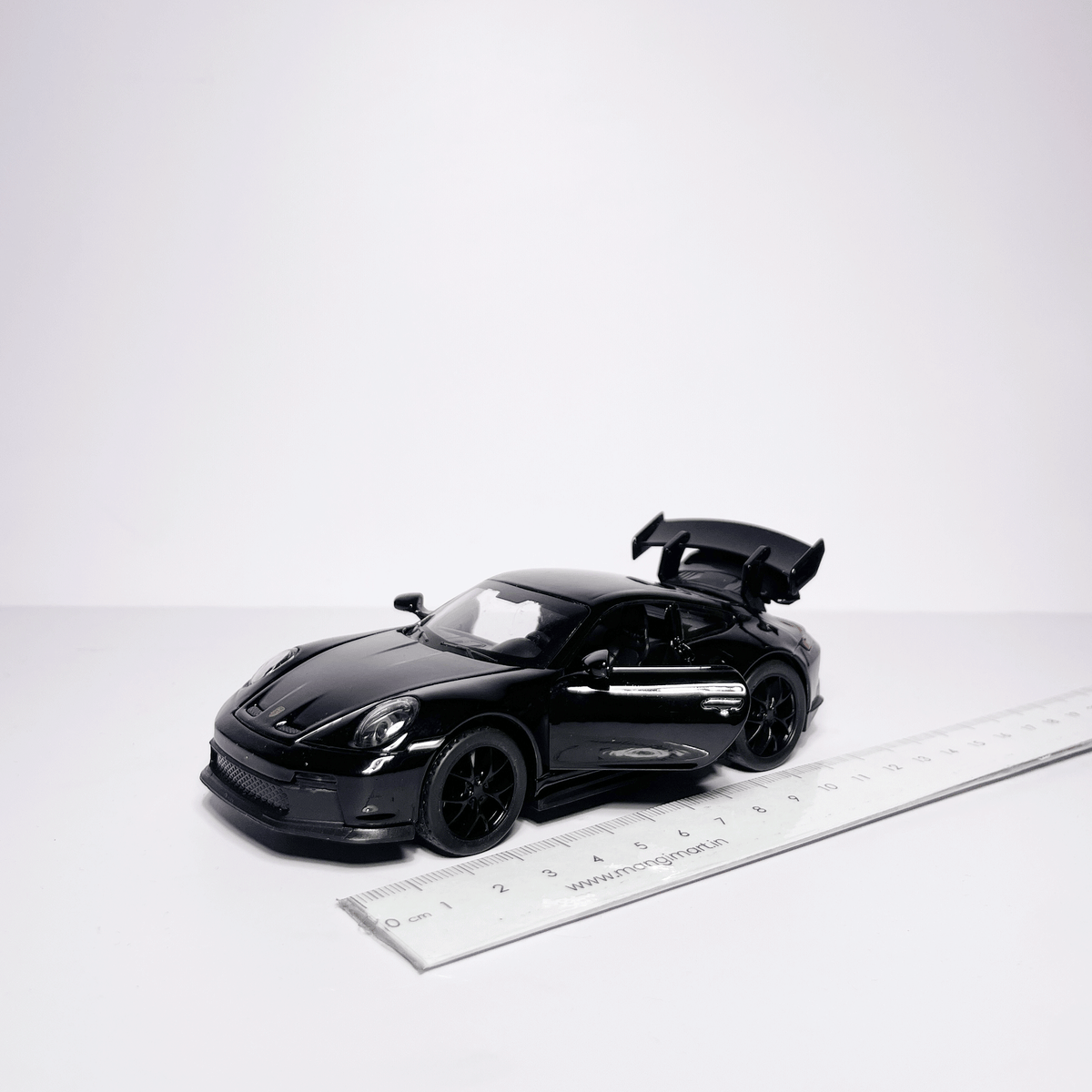 1:32 Porche Black