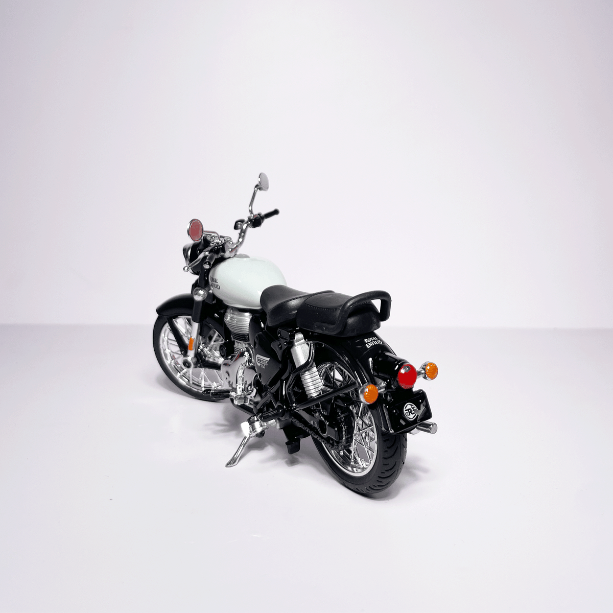 Royal Enfield Classic 1:15 Scale Die-Cast Motorcycle Model | Pull Back Toy Bike