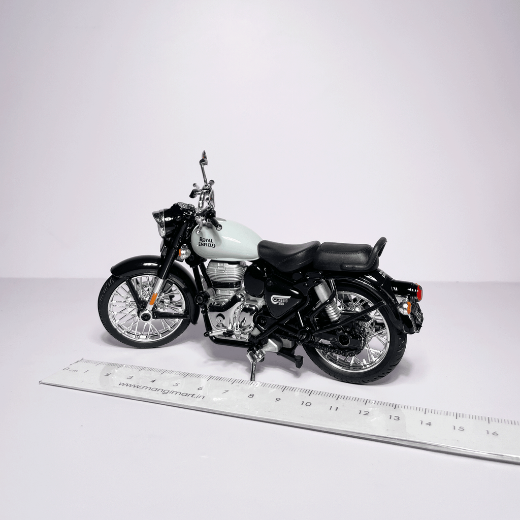 Royal Enfield Classic 1:15 Scale Die-Cast Motorcycle Model | Pull Back Toy Bike