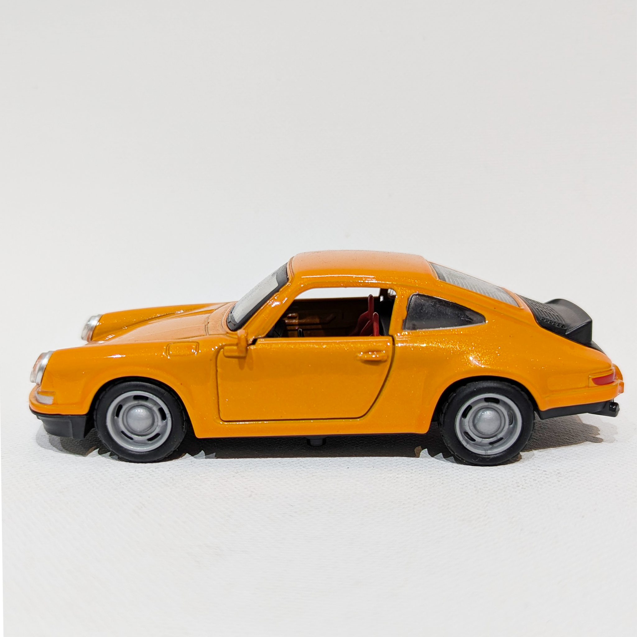 1:36 Classic Sports Coupe – Die-Cast Model (Orange)