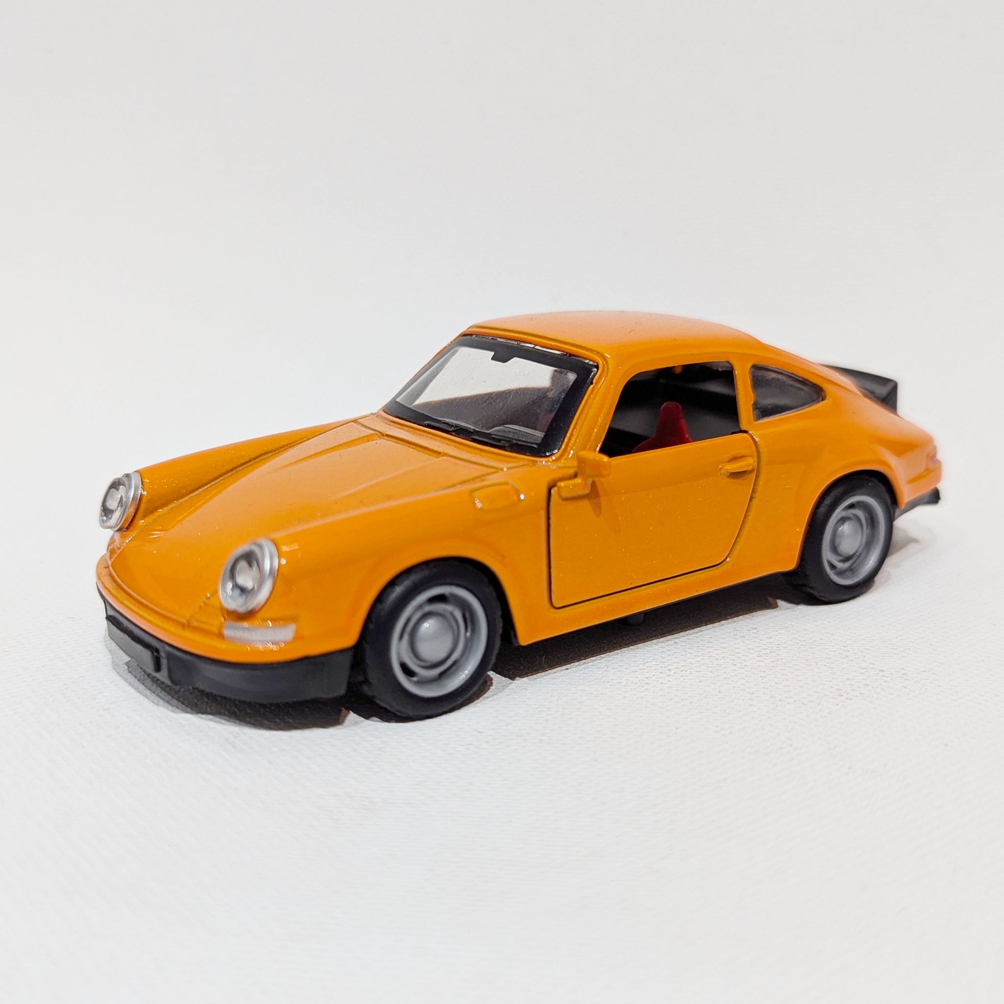 1:36 Classic Sports Coupe – Die-Cast Model (Orange)