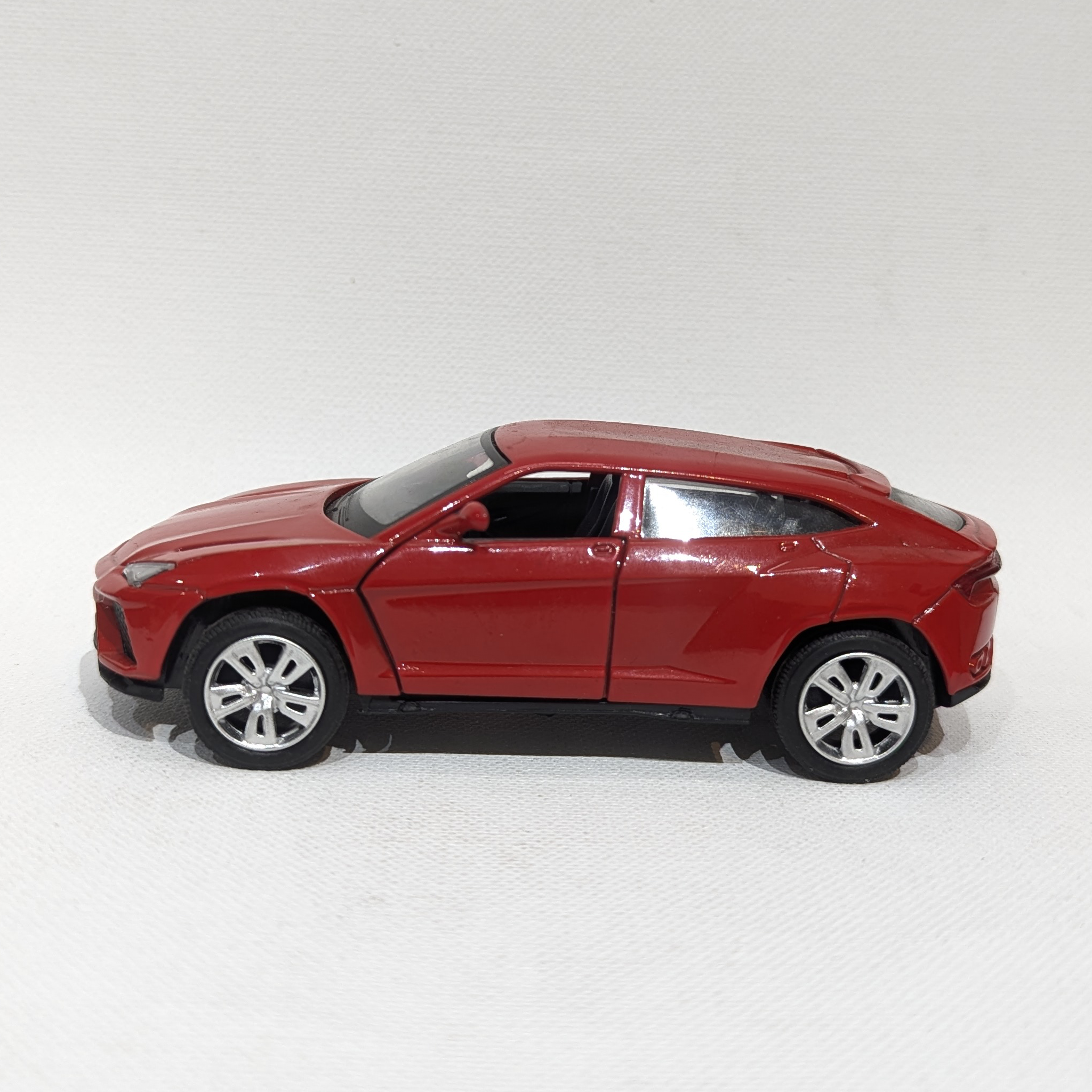 1:36 Premium Sport SUV Model – Metal Body (Red)
