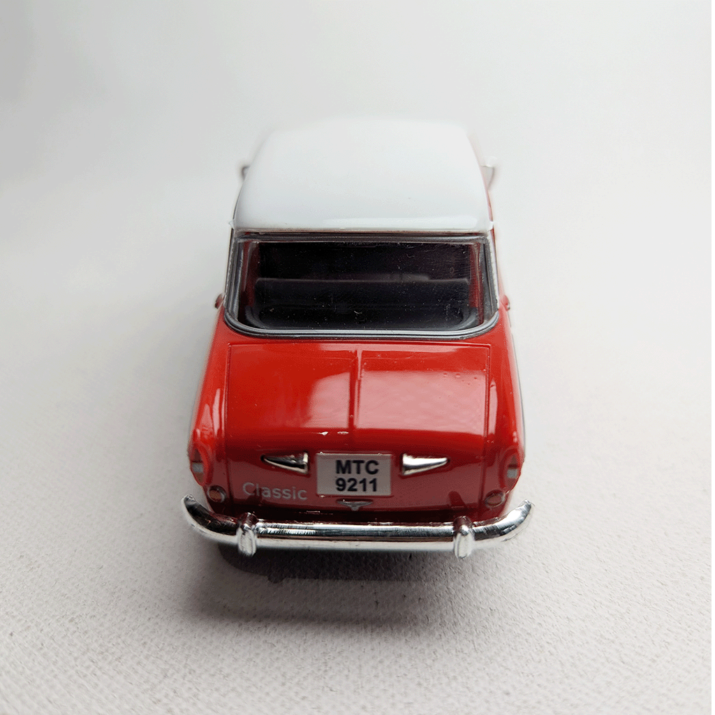 1:36 Padmini Plastic Diecast Red